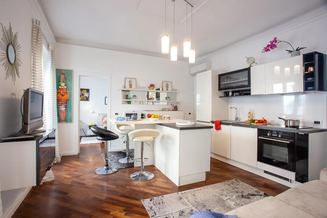 Superbe Appartement, Plein Centre De Nice
